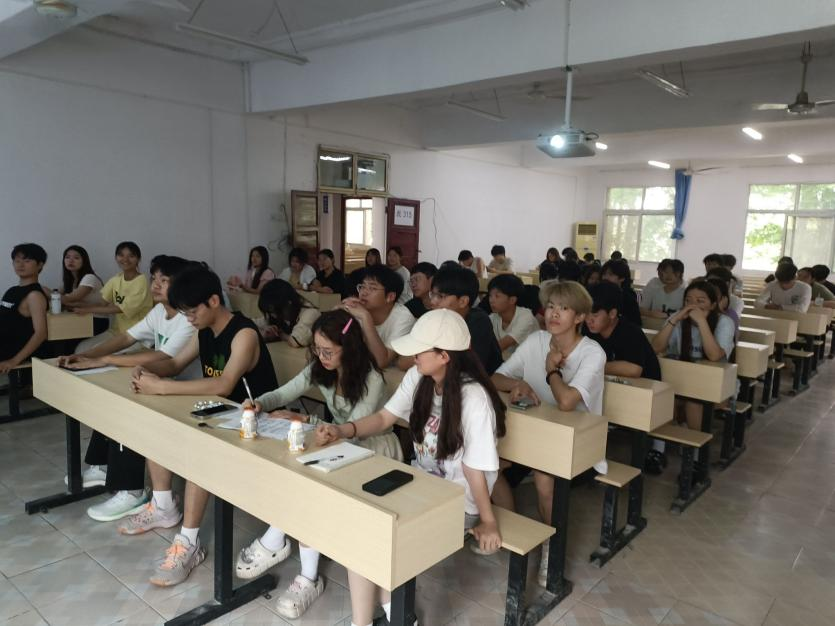 团聚青春,以培促干 团聚青春,以培促干