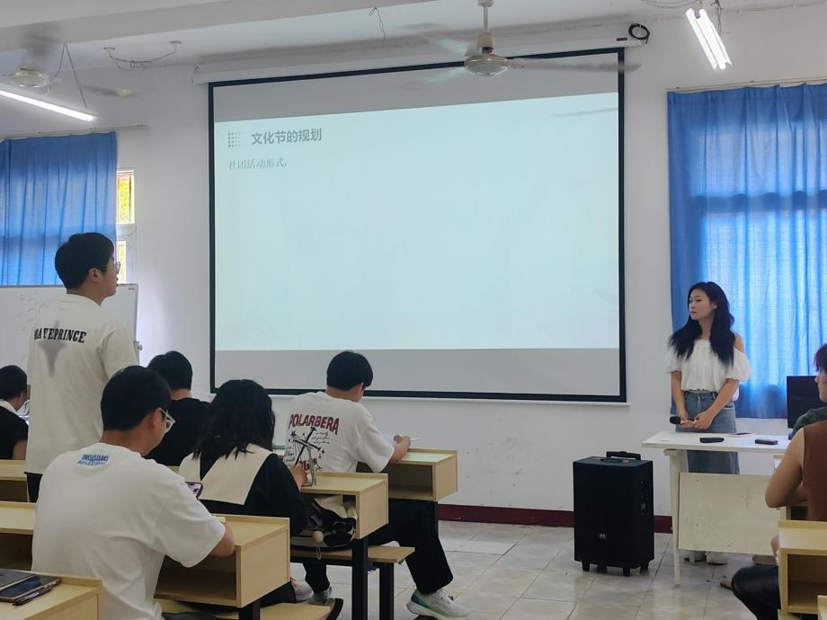 团聚青春,以培促干 团聚青春,以培促干