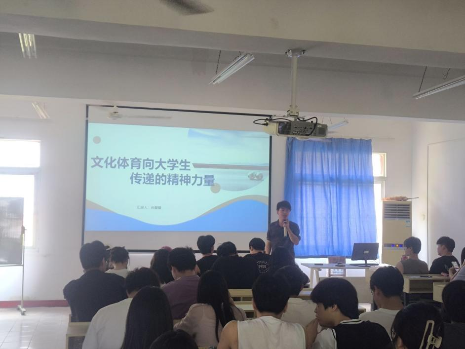 团聚青春,以培促干 团聚青春,以培促干